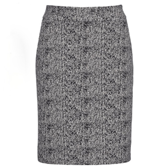 ✨NWOT✨ CAbi Agent Skirt - Sz 4 - Picture 3 of 10